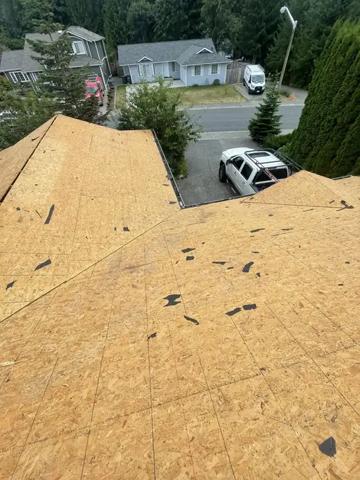 Roofing job photo 17