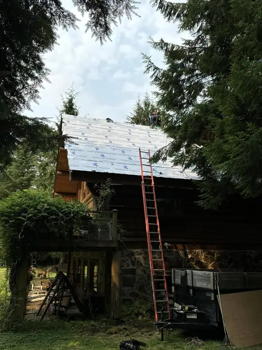 Roofing job photo 38